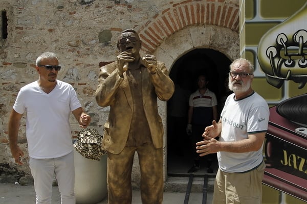 Saban Bajramovic statua u muzeju Jazz-a Foto Sasa Djordjevic