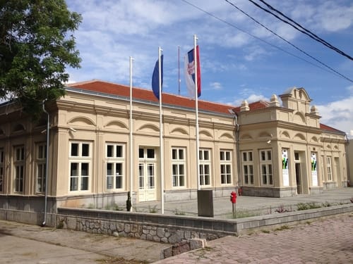 Oficirski dom Niš 1 Foto Milorad Dimić - Wikipedia