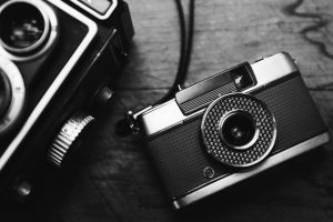 izlozba fotografija fotoaparat analogna kamera foto pexels