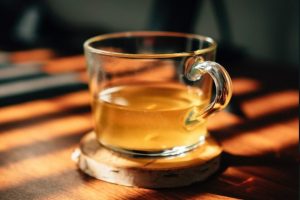 tea, caj, solja caja foto luke oslizlo unsplash
