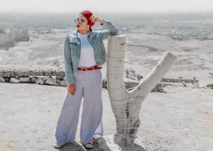 siroke pantalone leto foto unsplash (1)