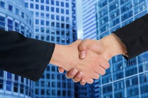 dogovor, debata foto Pixabay business-4109459_1280