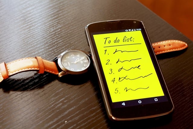 putovanje, pakovanje, lista smartphone-570507_1280 foto bohed from Pixabay