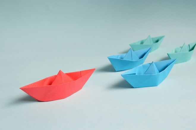 paper-boats-on-solid-surface-194094 photo Miguel A. Padrinan, Pexels