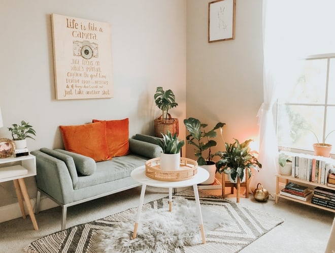 dnevna soba, dom, dizajn enterijera, sobne biljke, boje foto yehleen-gaffney-raxI_EcyfGw-unsplash