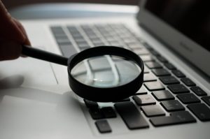 provera, informacija, internet foto agence-olloweb-d9ILr-dbEdg-unsplash