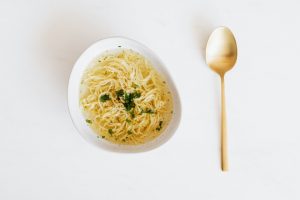 pileca supa, supa, foto pexels-karolina-grabowska-4210855